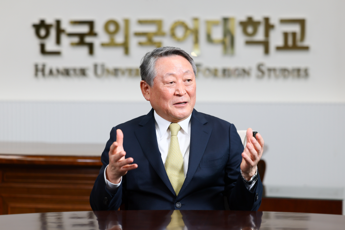 [중앙일보] "AI 시대, 한국외대엔 기회"…반도체 등 8개 첨단학부 신설 대표이미지